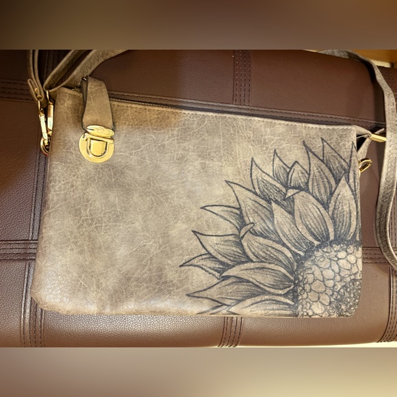 N’Gil Crossbody & Wristlet Brown Sunflower Handbag Spotless Tons of Storage - Picture 4 of 15